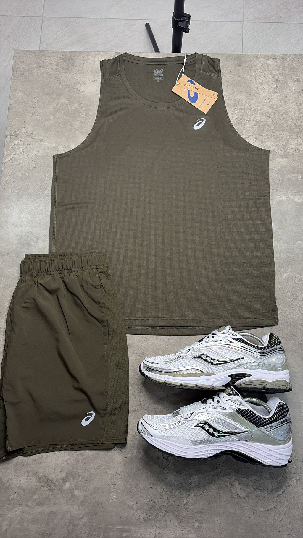 Asics icon vest set🫒