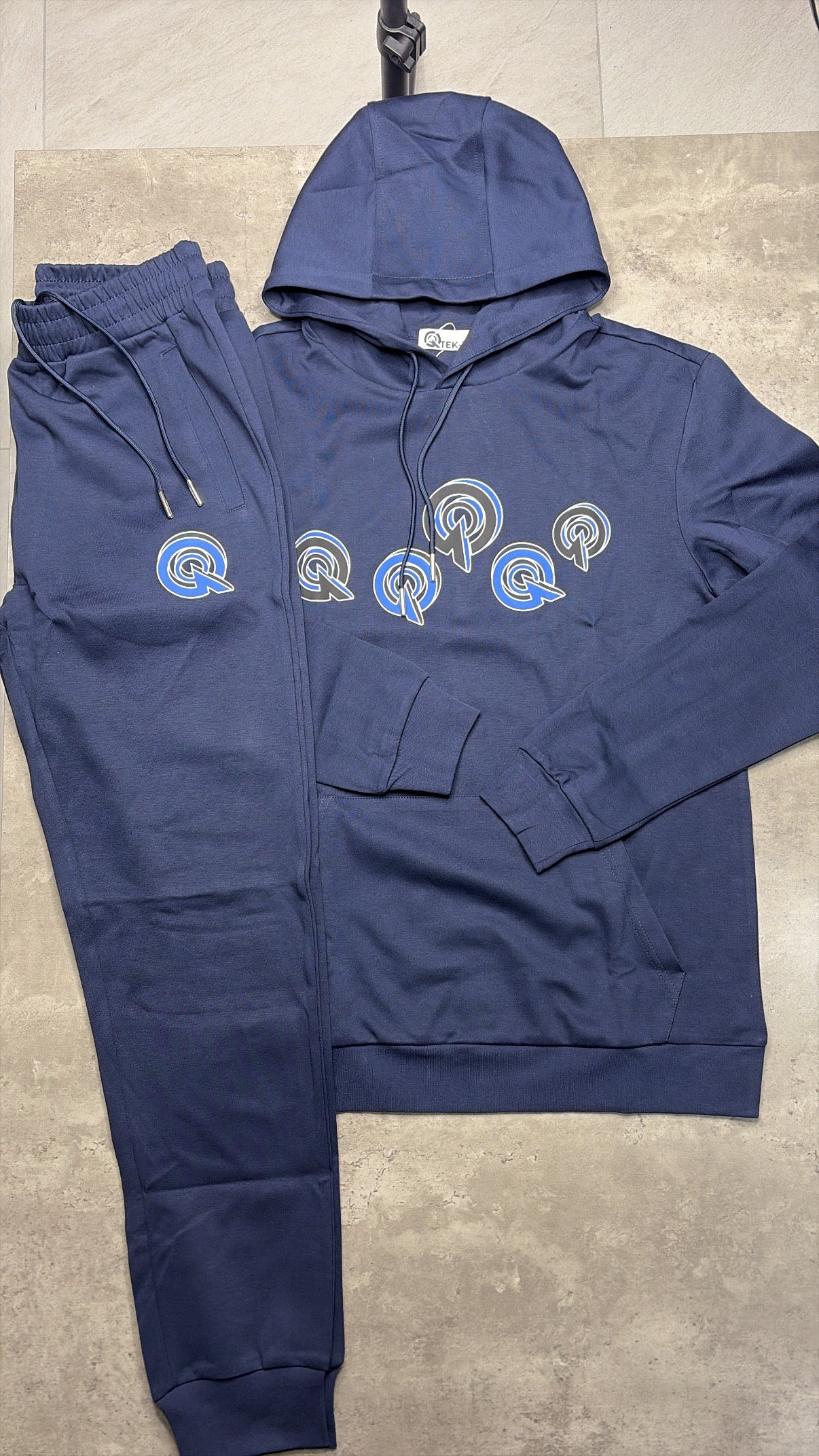 Qtek 5Q tracksuit