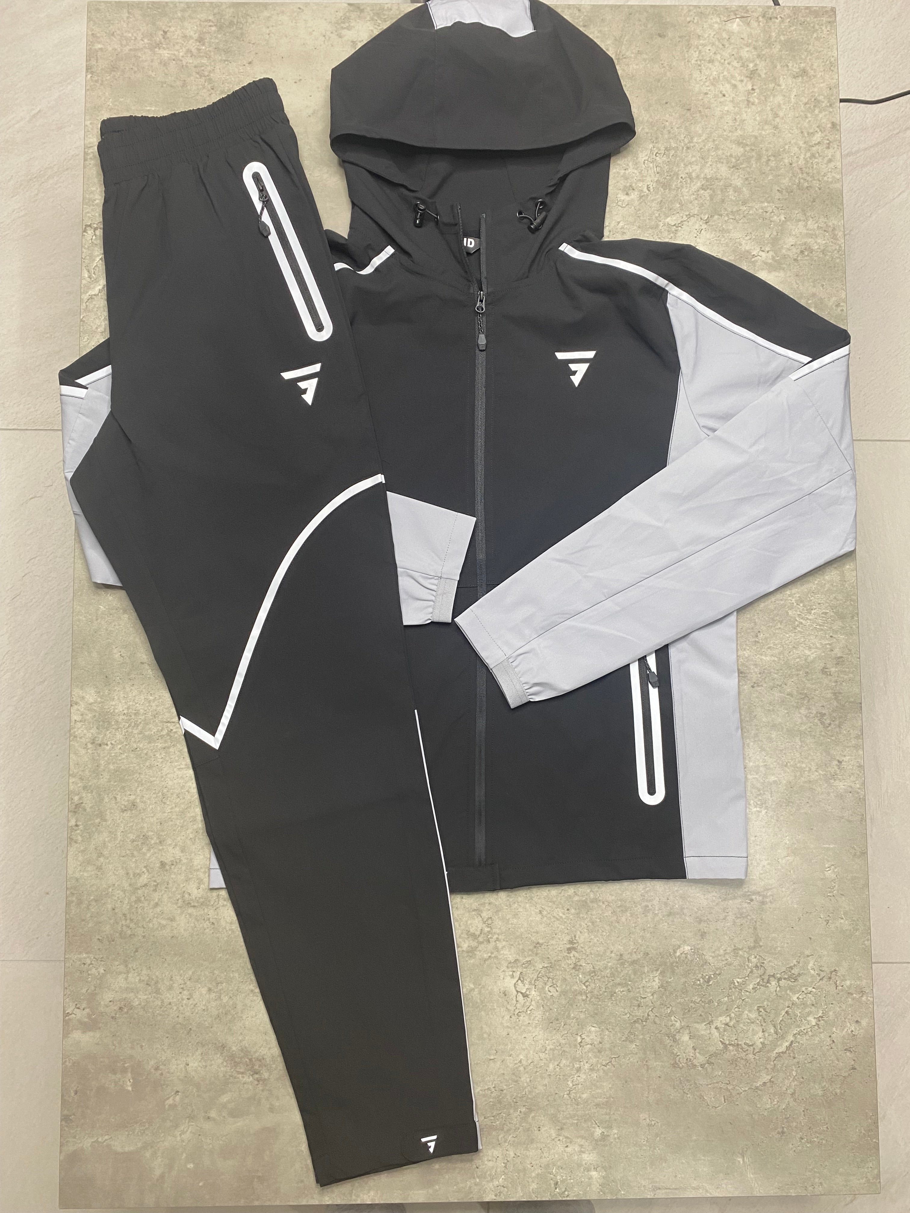 Griid reflect tracksuit (black/white)